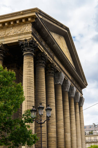 istock Architecture of Paris, France 1013520856