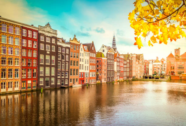 istock Houses of Amstardam, Netherlands 1013719124