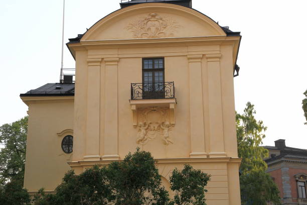 istock Close up view on beautiful details on old building facade. Architecture concept. 1013730770