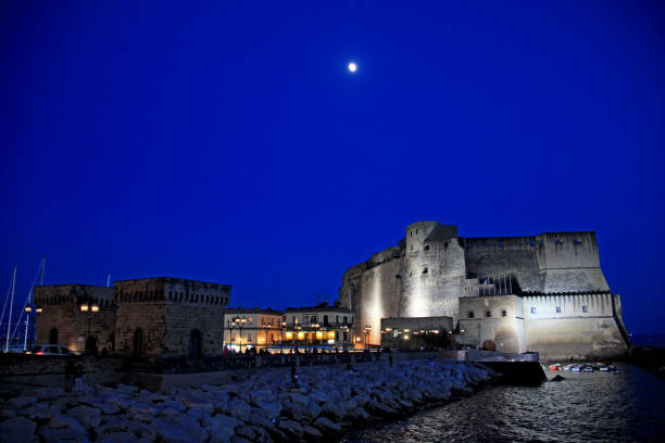 카스텔 델로보 나폴리, 이탈리아 - waterbreak fortified wall nobody outdoors 뉴스 사진 이미지