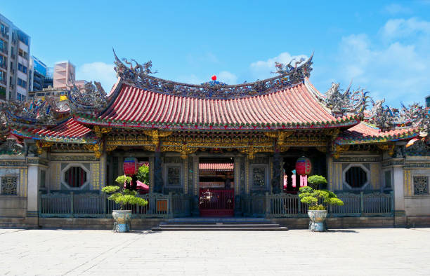 templo de longshan em taipei, taiwan. - longshan - fotografias e filmes do acervo