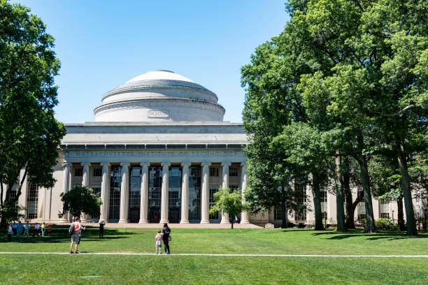 le massachusetts institute of technology - massachusetts institute of technology photos et images de collection