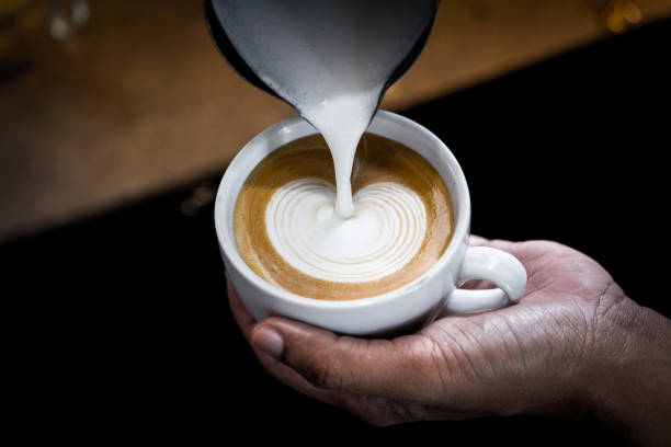 istock Making of cafe latte art, heart shape 1013774058