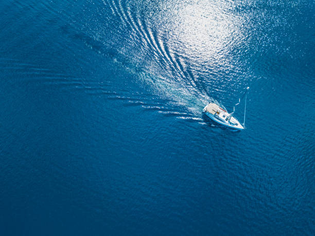 istock Sailboat on cruise, view from drone 1013796012