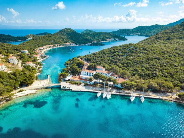 veleros en el pasadur, isla de lastovo, dalmacia, croacia del abejón - morning croatia blue sea fotografías e imágenes de stock