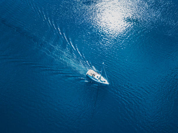 istock Sailboat on cruise, view from drone 1013796228