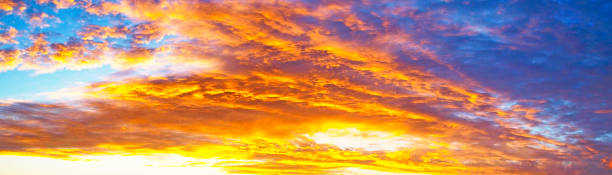 istock Red colored cirrus cloud, background sunset seascape. 1014028784