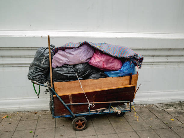 istock Homeless car with temple wall 1014064904