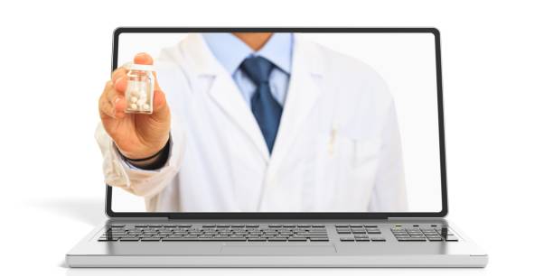 homme rendu 3d offrant des pilules à travers un écran d’ordinateur portable - doctor digital display digital tablet healthcare and medicine photos et images de collection