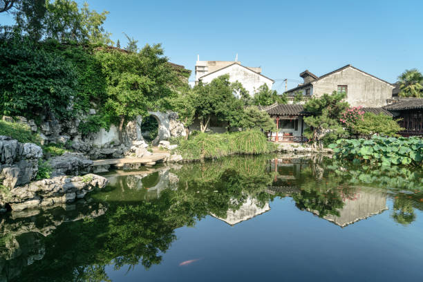 istock Suzhou garden ancient building landscape 1014206526