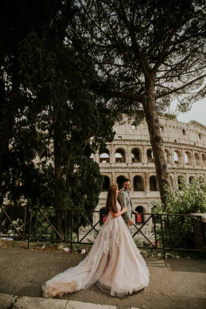 istock Wedding couple in Rome, Italy 1014235434