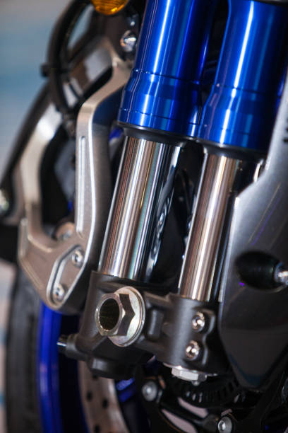 amortiguadores dobles delanteros moto - shock absorber car part of motorcycle fotografías e imágenes de stock