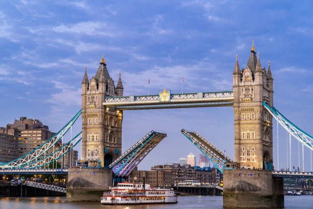 istock Lifting up London Tower Bridge 1014287838