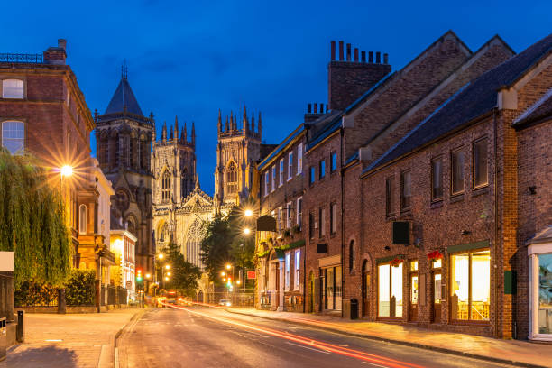 das york minster - england cathedral church architecture stock-fotos und bilder