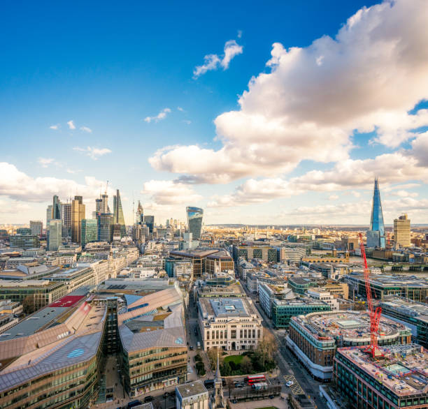 wide angle over central london - crane skyline uk tower of london imagens e fotografias de stock