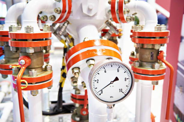 istock Manometer on oil and gas mixture measuring unit 1014401912
