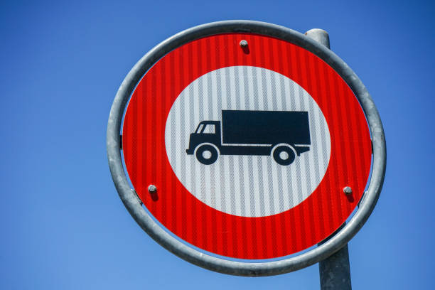 forbidden truck sign, red circle with black icon