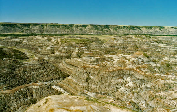 istock Southern Alberta badlands geography landscape 1014442562