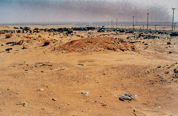 desert storm - zone de guerre koweït - 1991 photos et images de collection