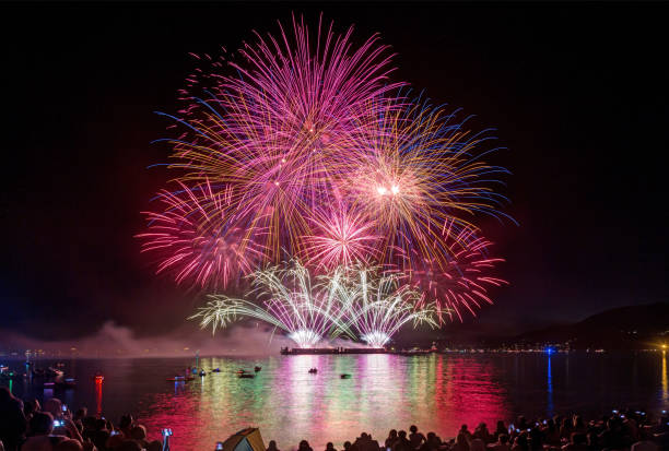istock fireworks at sea inlet 1014544522