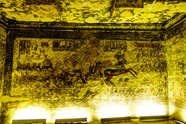 frescos en la pared de la tumba meryre, sumo sacerdote de la atenas en akhetatón, amarna, egipto - amarna fotografías e imágenes de stock