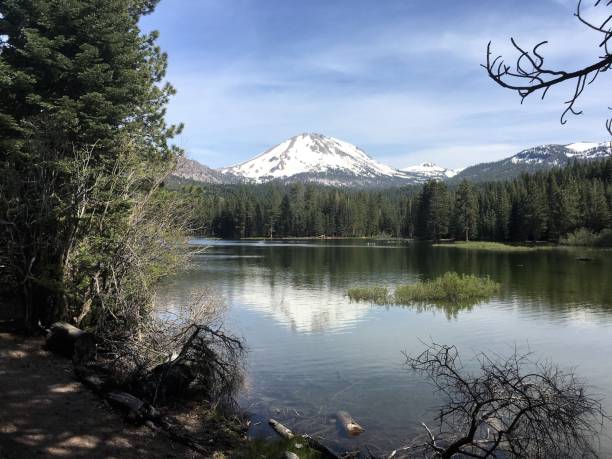 istock Mount Lassen, Lassen Volcanic National Park, USA 1014673248