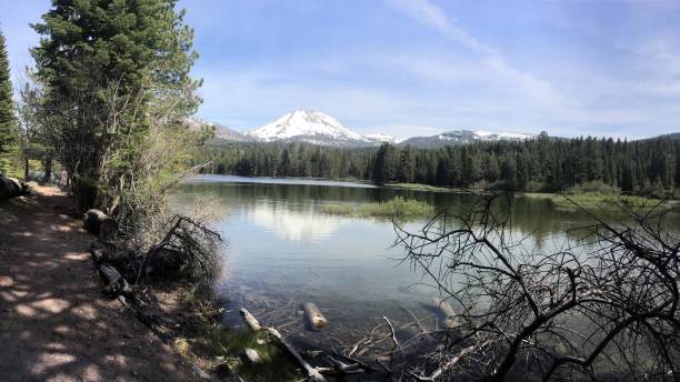 istock Mount Lassen, Lassen Volcanic National Park, USA 1014673262