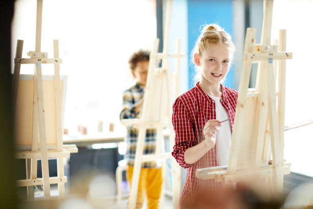istock Girl in studio of arts 1014753980