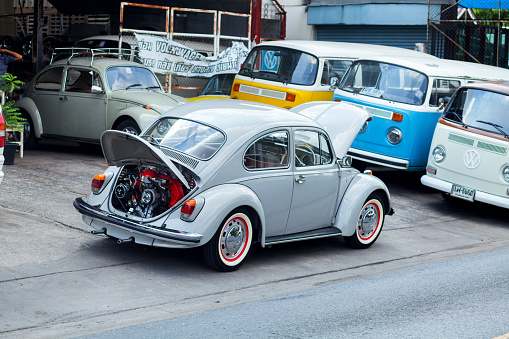 Restaurado Oldtimer Vw Escarabajo Y Furgonetas En Bangkok Foto de stock y más banco de imágenes de Motor - iStock Restaurado Oldtimer Vw Escarabajo Y Furgonetas En Bangkok Foto de stock y más banco de imágenes de Motor - iStock