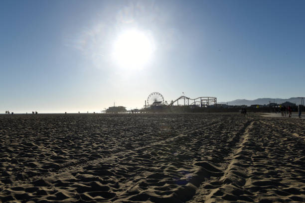 playa de venice en los ángeles, ca, usa - venice california santa monica pier sunset beach fotografías e imágenes de stock