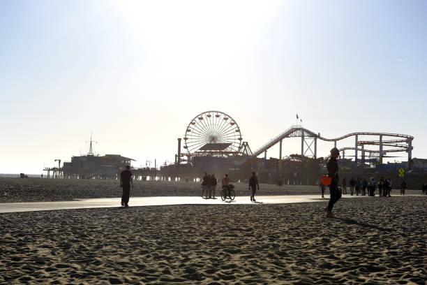 playa de venice en los ángeles, ca, usa - venice california santa monica pier sunset beach fotografías e imágenes de stock