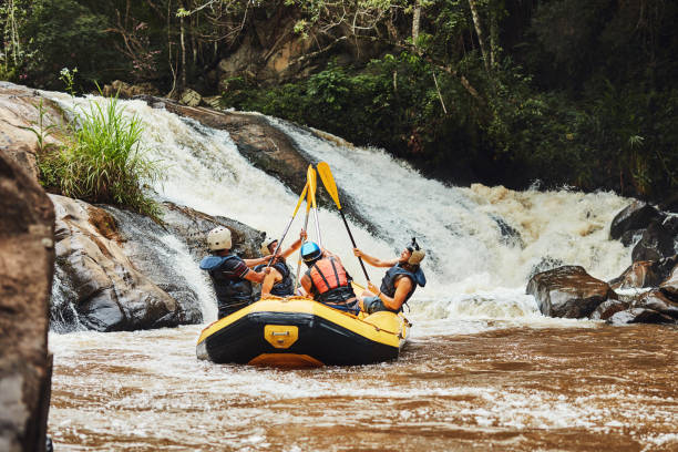 vá onde você se sentir mais vida - life jacket equipment safety jacket - fotografias e filmes do acervo