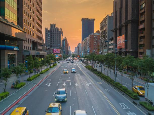 istock Taipei City downtown streets 1014903870