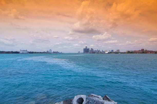 istock Detroit city skyline, US 1014953940