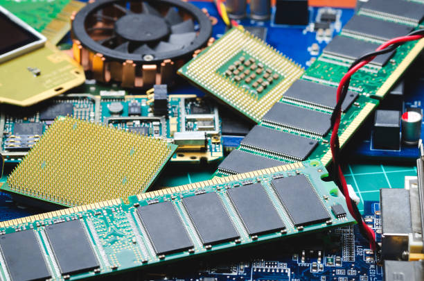istock chips and boards for spare parts and recycling 1014974350