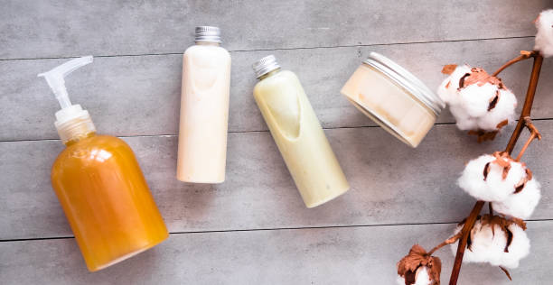 istock Bottles with spa cosmetic products flatlay 1014979474