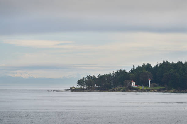 istock Georgina Point Lighthouse, Mayne Island, BC 1015073026