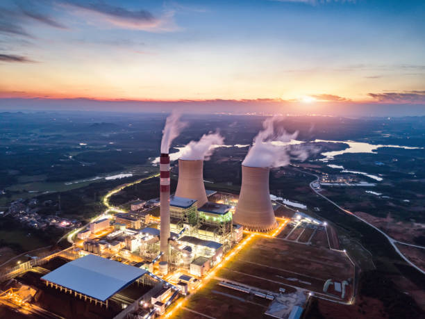 wärmekraftwerk - factory green industry landscape stock-fotos und bilder