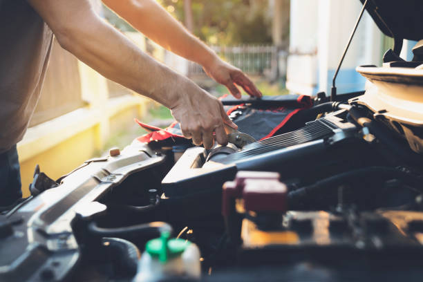istock Technician check the engine daily, maintenance and repair concept 1015217702