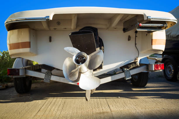 istock Screw motor boat on the trailer 1015311882