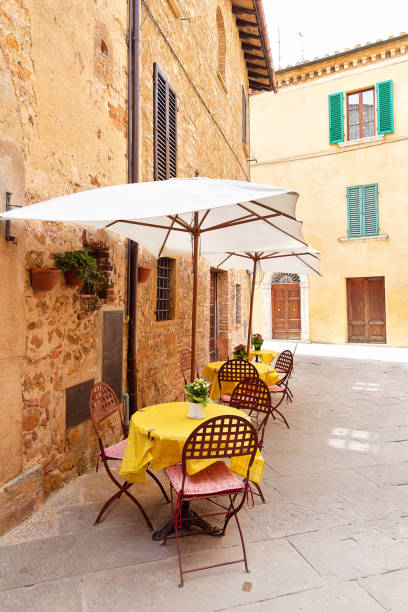 istock Street in Pienza, Tuscany 1015355102