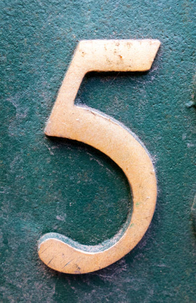 istock Written Wording in Distressed State Typography Found Number Five 5 1015370996