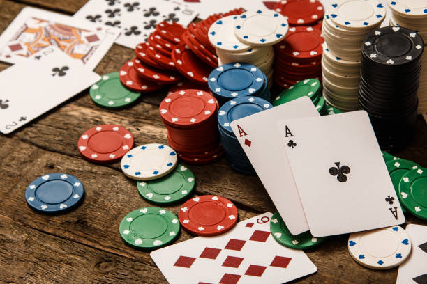 What is the minimum size bet that must be made in Texas Holdem?