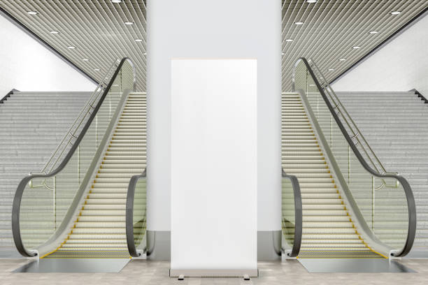 istock Blank pillar or wall for advertising poster 1015419708