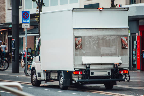 istock Delivery truck 1015439136