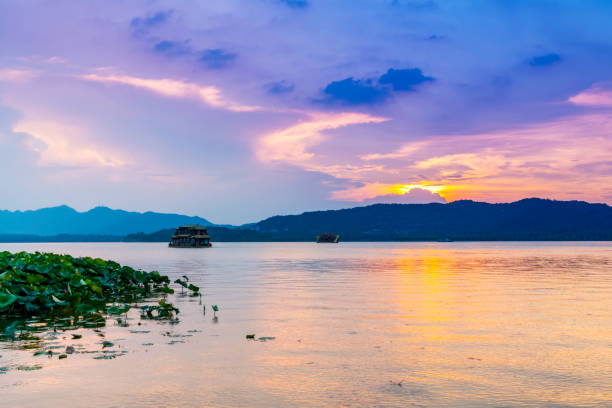 istock Natural scenery and architectural landscape in West Lake, Hangzhou 1015451126