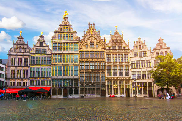 praça do mercado, antuérpia, bélgica - medieval market - fotografias e filmes do acervo