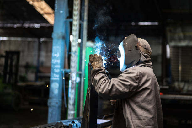 istock Industrial Worker welding steel 1015475508