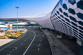 flughafen-terminal-warten-saal-innenansicht.jpg?b=1&s=170x170&k=20&c=D_RzPJDJn_fkpqDLCYaxM_4druPEei9P5IzOF-gNDX0=
