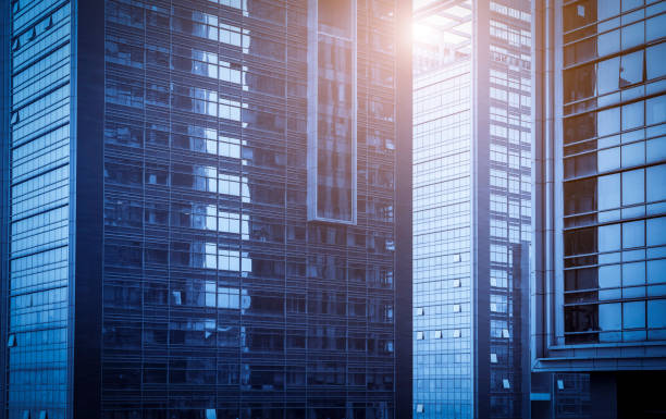 istock Commercial building glass windows 1015518882